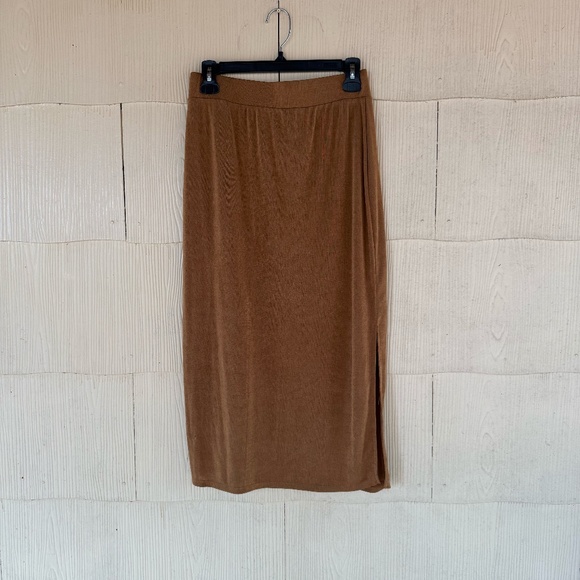 House of Harlow 1960 Slit Skirt - Picture 2 of 5